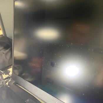 MSI Türkiye : MSI Katana 17 B12VGK Laptop Ekran Hasarı