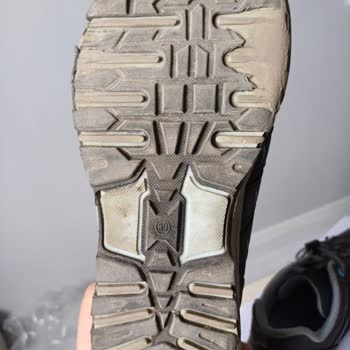 Deichmann Schuhe nach 3 Monaten kaputt - Sohle eingebrochen, Schnürsenkel gerissen