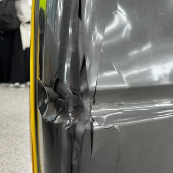 Ajet Kırdığı Valizin Parasını Ödemiyor