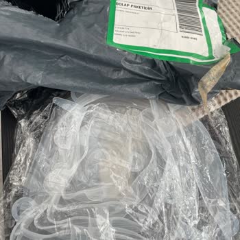 Dolap Ürünlerimi Kaybetti, Üzerine Kargo Ücreti Alıp Paramı Vermedi