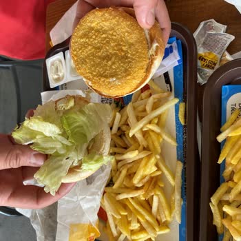 Burger King Hamburgerden Böcek Çıktı