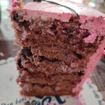 Buket Pastanesi İzmir Pastane Ürün Bilgilendirmesi Ve Müşteri Memnuniyeti Sorunu