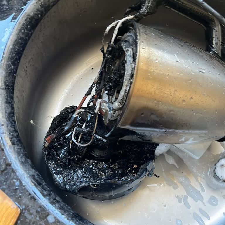 Sinbo Elektrikli Su Isıtıcısında Yangın Tehlikesi