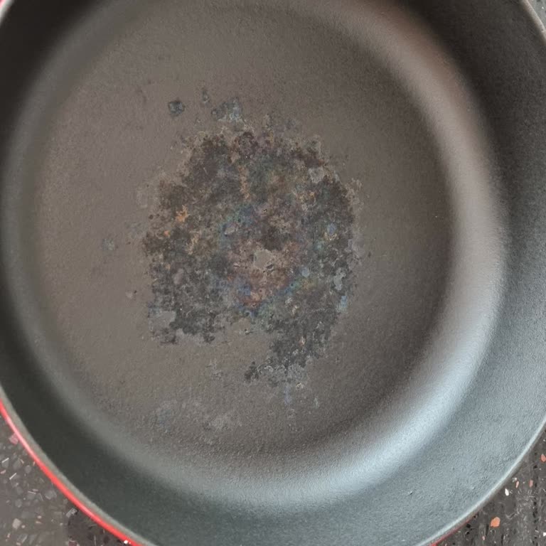 Lava Döküm Tencere Dibi Bozuldu