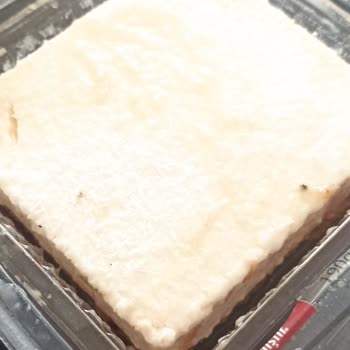 BİM Kıbrıs Tatlısı Küflü Ve Bozuk.