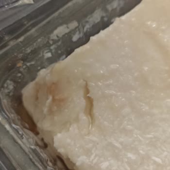 BİM Kıbrıs Tatlısı Küflü Ve Bozuk.