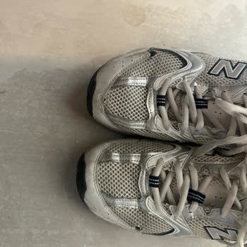 New Balance 530 Netzstoff-Risse der Schuhe innerhalb eines Jahres