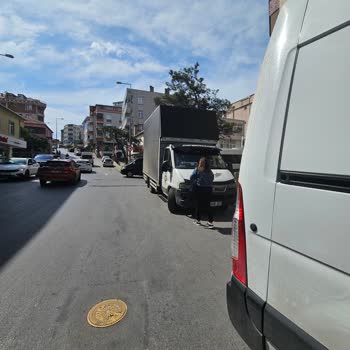 İBB - İstanbul Büyükşehir Belediyesi Ümraniye'de Güvensiz Durak Sorunu