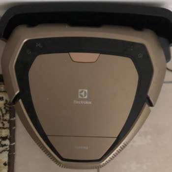Electrolux Şarj Sorunu Çıkaran Robot Süpürge