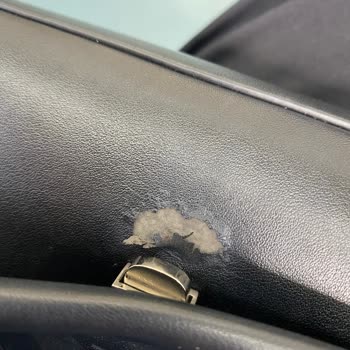 Calvin Klein Çantam Kendi Kendine Yırtılıyor