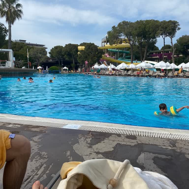 Papillon Ayscha Resort & Spa Havuz Başında Tatsız Deneyim!