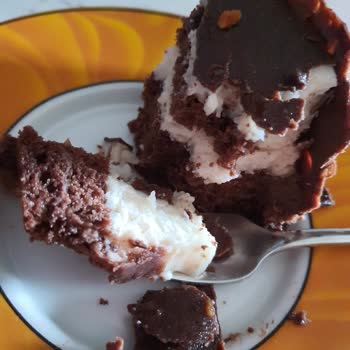 A101den Aldığım Özsüt Sefer Usta Krokanlı Pastadan Çürük Tat Geliyor