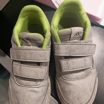 Koray Spor'dan (Adidas) Aldığım Ayakkabı 2 Ay İçinde Yırtıldı.