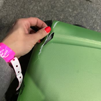 Победа Испорчен Чемодан В Двух Местах