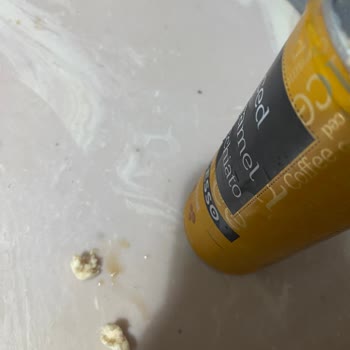 Obsesso Kahvenin İçindeki Beyaz Şey
