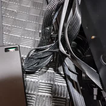 Tebilon Teknik Ekibi Sorunu Görmeden Çözmeye Çalışıyor