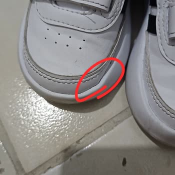 Adidas Üretim Hatalı Ayakkabıyı Değişim Kabul Etmiyor