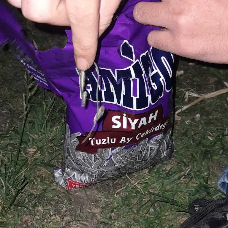 Amigo Şok Marketten Aldığım Çekirdekten Bir Cisim Çıktı