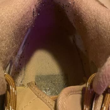 Sneaks Up Kullanılmış Ayakkabı Gönderdi