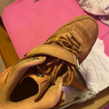 Sneaks Up Kullanılmış Ayakkabı Gönderdi