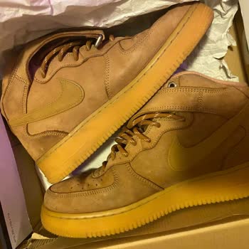 Sneaks Up Kullanılmış Ayakkabı Gönderdi