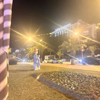 Apple İPhone 15 Pro Max Işık Yayılması