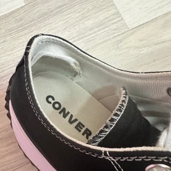 SuperStep'ten Andığım Converse Ayakkabının Astarı Yırtıldı.