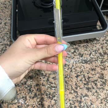 Carrefour SA 2 Yaşındaki Oğlumun Pipetinde Maket Bıçağı Buldum!