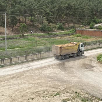 Amasya Belediyesi Şeyhcui Mahallesi Şeyh Yolu Sokakta Asla Yapılmak İstenmeyen Asfalt
