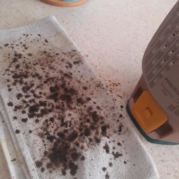 PHILIPS Ütüm Pas Akıtıyor