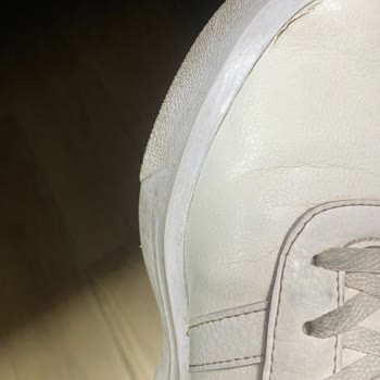 Deichmann Adidas Ayakkabı Kalitesinden Şüphem Var Yırtılma Ve Kırılma