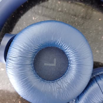JBL Bt 510 Kulaklığın Kafa Ve Kulaklık Kısmındaki Pedlerde Aşınma