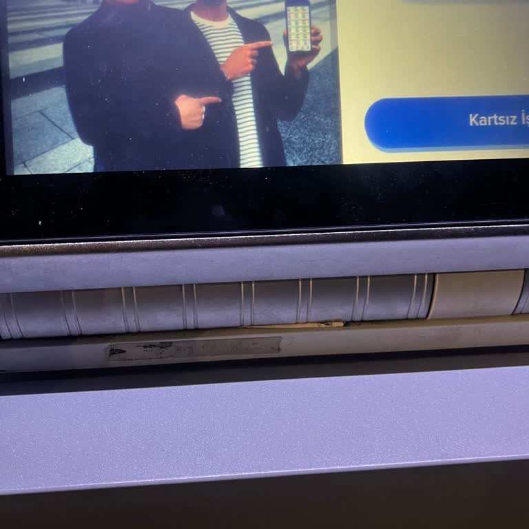 İş Bankası ATM'sinde Para Sıkışması Ve Eksik İade Sorunu