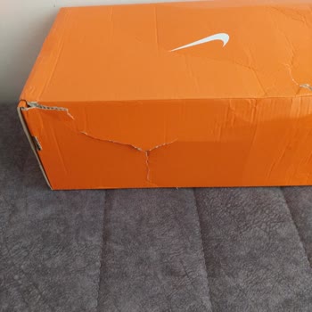 Aras Kargo Ezik Ve Yırtık Kargoyu Müşterisine Layık Görüyor.