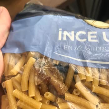 BİM Makarnanın İçinde Farklı Bir Cisim Var