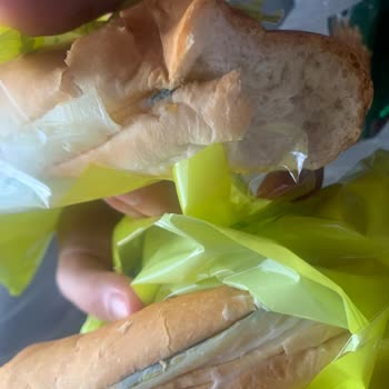 BİM'deki Küflü Sandviç