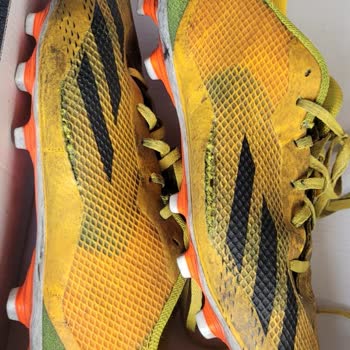 Adidas 8 Ayda Patladı