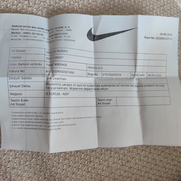 Nike Ayakkabı Ses Çıkarması