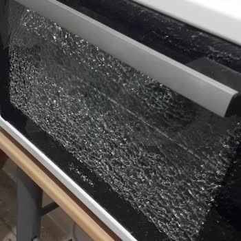 Bosch Termoteknoloji Midi Fırın Ön Cam Çatlaması