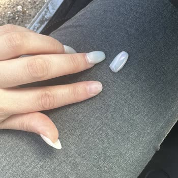 Watsons Beauty Studio Yapılan Tırnak Kopması