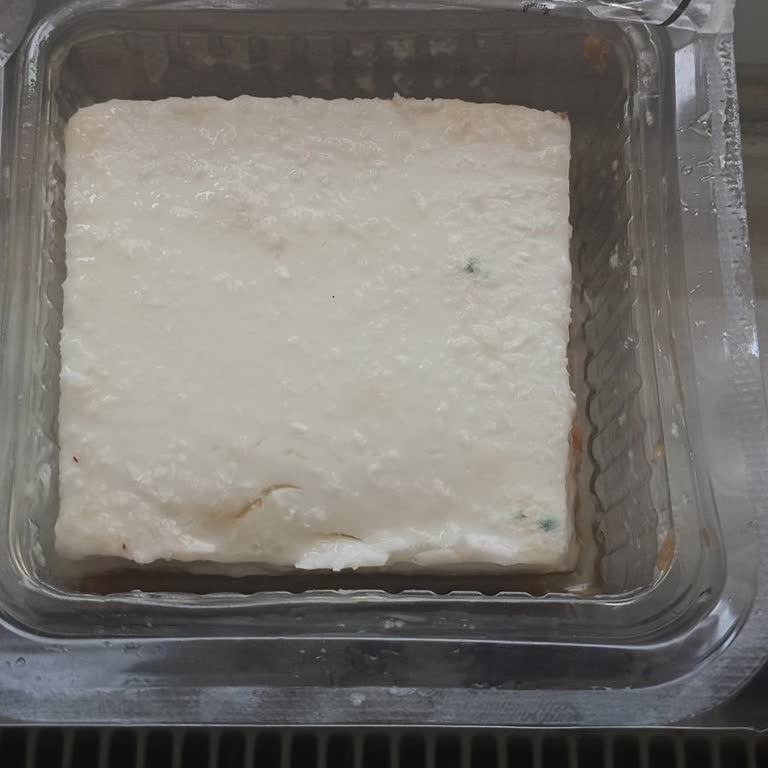 BİM Küflü Kıbrıs Tatlısı