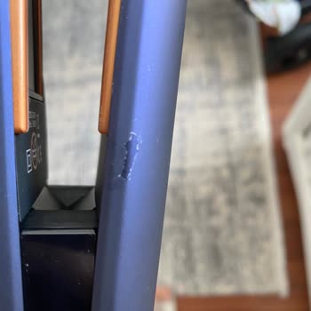 Dyson Airstrait Kaplaması Kendiliğinden Atıp Soyuluyor