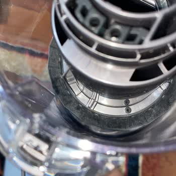 Dyson V15 Yeni Açmama Rağmen Toz Haznesi Doluydu