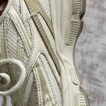 Pull & Bear Ayakkabımın 3 Ayda İplerinin Çıkması