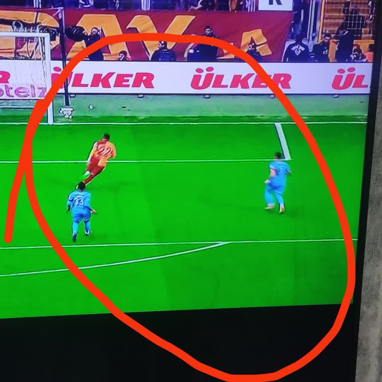 Grundig 65 İnç TV Ekranda Leke Çıkıyor