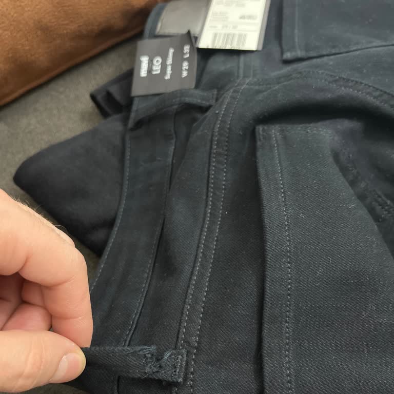 Mavi Markasından Aldığım Ürün Kesik Yırtık Şekilde Geldi