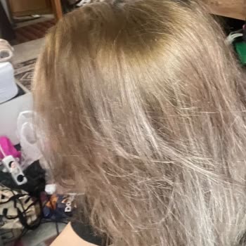 Beyaz Köşk Coiffeur (Ersin Pekdemir) Kuaförler Odasına Şikayet Edin!