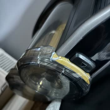 PHILIPS Ev Aletleri Philips Aqua Plus 8000 Şarjlı Dikey Süpürge Haznesinde Deformeler Var