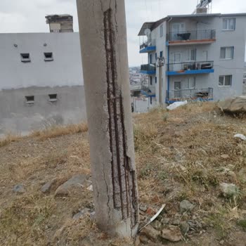 Gediz Elektrik Perakende Okul Yolunda Ölüm Tehlikesi