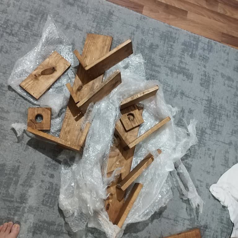Trendyol Express Kargoda Paramparça Olan Raf